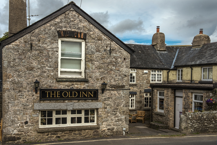 Ngày 12: Cardiff - Bath - Glastonbury - Widecombe - Plymouth